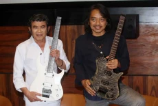 Kolaborasi Dewa Budjana-Rhoma...