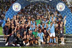 Man City Ukir Sejarah,...