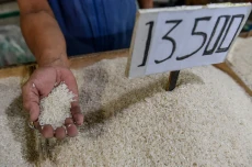 Stok Menipis, Harga...
