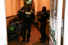 Polisi Jerman Gerebek...