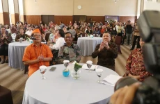 HT dan Mahfud MD Hadiri...