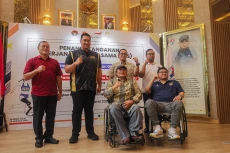 Kemenpora Beri Bantuan...