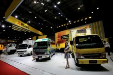 Mitsubishi Fuso Hadirkan...
