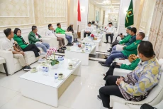 Datangi Kantor DPP PPP,...