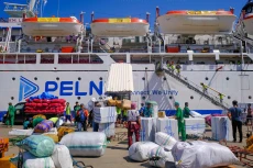 Transportasi Laut Pelni...