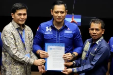 Demokrat Serahkan Rekomendasi...