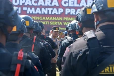 Puluhan Ribu Personel...