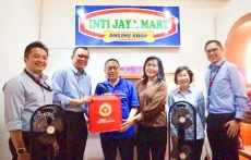 Kunjungi Nasabah di...