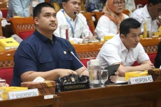 Menpora dan Komisi X...