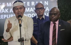 Menteri HAM dan Gubernur...