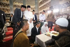 100 Pasangan Ikat Janji...