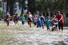 Banjir Rendam Kampung...