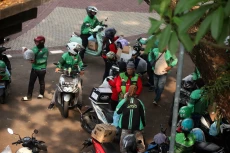 Demo Tuntut Copot Kapolda...