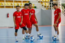 Melihat Latihan Timnas...