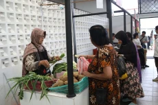 Pasar Kombongan Tampil...