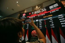 IHSG Ditutup di Zona...