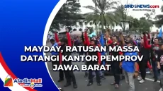 MayDay, Ratusan Massa...