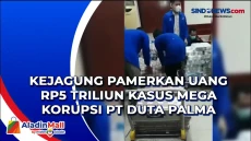 Kejagung Pamerkan Uang...