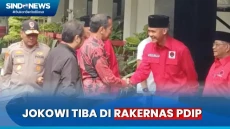Kenakan Batik Merah,...