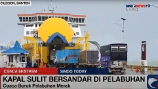 Cuaca Buruk Landa Pelabuhan...