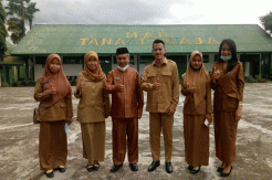 Wujud Tolerasi di Tana Toraja, Guru Non Muslim Mengajar di Madrasah