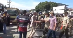 Tak Terima Direlokasi, Puluhan Pedagang Pasar Lelo Hadang Petugas Satpol PP
