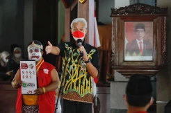 Ganjar Resmikan Aplikasi...