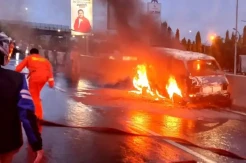 Mobil Pete-pete Terbakar di Flyover, Tiga Penumpang dan Sopir Selamat