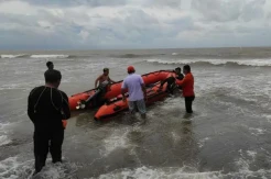 Pencarian Remaja yang Terseret Ombak di Makassar Dilanjut Besok