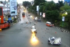 Korban Tabrakan Simpang Rapak Berserakan di Tengah Jalan Ini Penampakannya