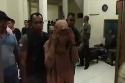 Terlanjur Lepas Baju...
