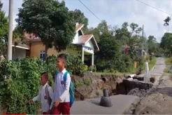 Jalan Penghubung Desa Ambles, Petani di Aceh Tengah Kesulitan Angkut Hasil Pertanian ke Pasar