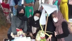 Suasana Haru Pemakaman Melanie, Vokalis yang Tewas di Diskotek Double O Sorong di Kampung Halaman