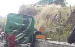 Kesaksian Warga saat Bus GA Trans Tabrak Bukit di Bantul: Suaranya Bergemuruh, Sopir Tertelungkup