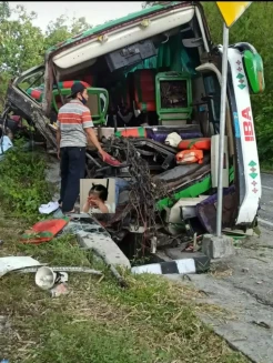 Kronologi Bus Pariwisata GA Trans Tabrak Bukit di Imogiri Bantul