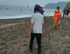 Ajaib! Balita 2 Tahun Selamat dari Tragedi Latihan Kanuragan di Pantai Selatan Jember