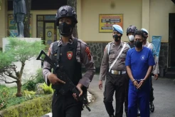 Tak Terima Dicerai, Pria Mengamuk Bakar Pakaian Mantan Istri