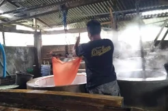 Pengusaha Tahu dan Tempe di Sinjai Kurangi Produksi