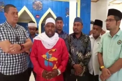 Polemik Adzan dengan...
