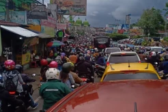 Horor Macet Puncak-Jakarta: Mobil Mogok, Keluarga Diungsikan ke Wisma