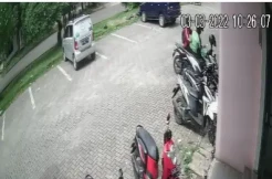 Hitungan Menit, Pria Berjaket Ojol Gasak Sepeda Motor di Depok