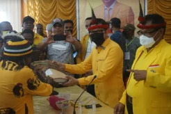 Kunjungi Jayawijaya,...