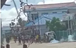 Bentrok 2 Suku Pecah di Merauke, Polisi Pukul Mundur Massa Bersenjata