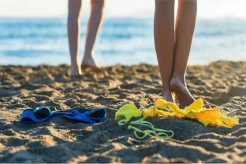 Telanjang di Pantai Diperbolehkan di 4 Negara Ini, Pakai Baju Bisa Didenda