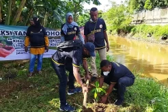 Mahasiswa Papua Barat Tanam...