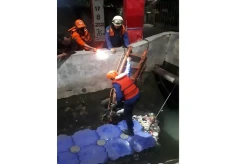 Asyik Bermain, Bocah 5 Tahun Jatuh dan Terseret Arus Kali di Kramat Jati