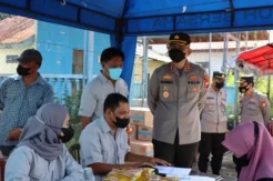 Dit Intelkam Polda Sulsel Gelar Vaksinasi di Sinjai, Peserta Dapat Minyak Goreng