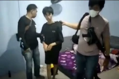 Tidur Sore, Mahasiswi Cantik Histeris Payudaranya Diremas Mahasiswa Cabul