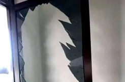 Viral Bupati Torut Dobrak Pintu Kaca hingga Pecah, Ini Penyebabnya