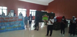 Diselimuti Haru, Puluhan Perawat Sambut Kedatangan Jenazah Bidan Sri Lestari dan Sertu Eka